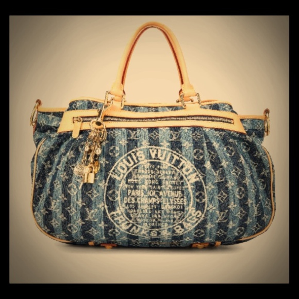 💙💙SOLD💙💙LV LIMITED EDITION CABAS RAYE GM💙🍾🥂